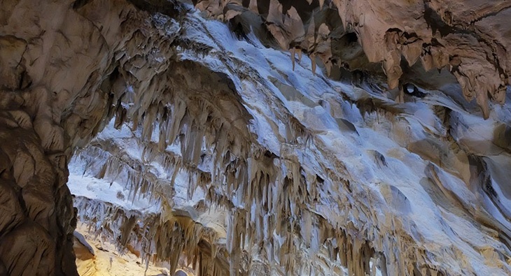 غار ده‌شیخ شگفت‌انگیزترین جاذبه گردشگری کهگیلویه و بویراحمد